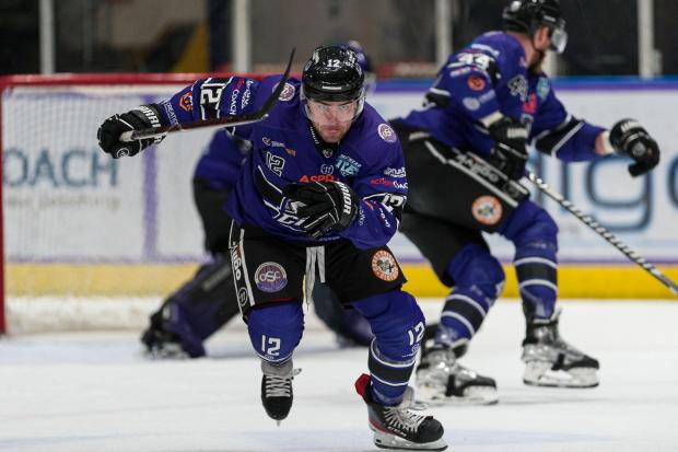 Jordan Buesa from Troon has signed a new deal with Glasgow Clan (Image - algooldphoto.com)